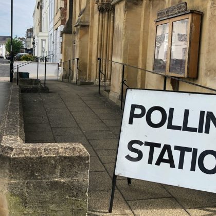 red-dot-Q98X_JVRGS0-unsplash